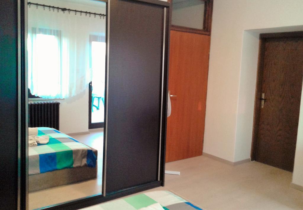 Apartment Trsina Rakalj Buitenkant foto